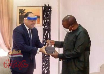 السفير المصري في كوناكري يلتقي مع رئيس وزراء غينيا