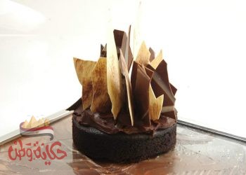 براونيز مع الشيكولاتة والتزين اختياري