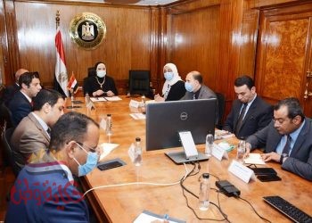 نيفين جامع”تبحث مع اعضاء المجلس التصديري للملابس الجاهزة سبل تنمية وزيادة معدلات التصدير 