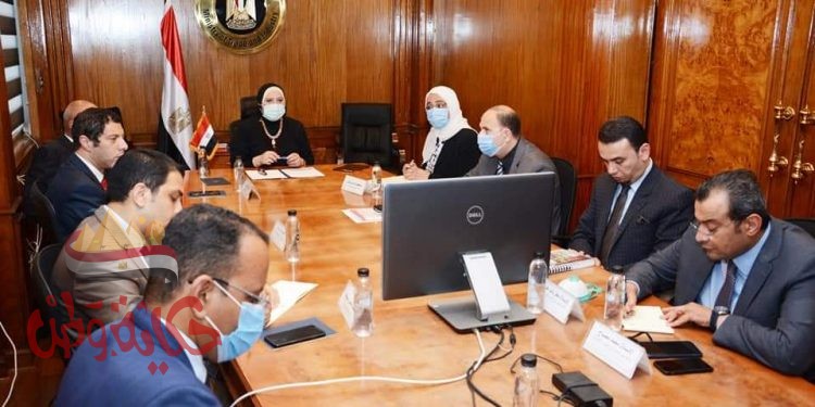 نيفين جامع”تبحث مع اعضاء المجلس التصديري للملابس الجاهزة سبل تنمية وزيادة معدلات التصدير