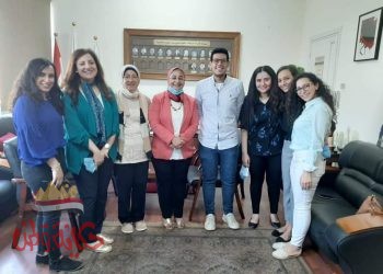 خمسة طلاب بتجارة عين شمس يحصلون علي منح لاستكمال الدراسات العليا بفرنسا