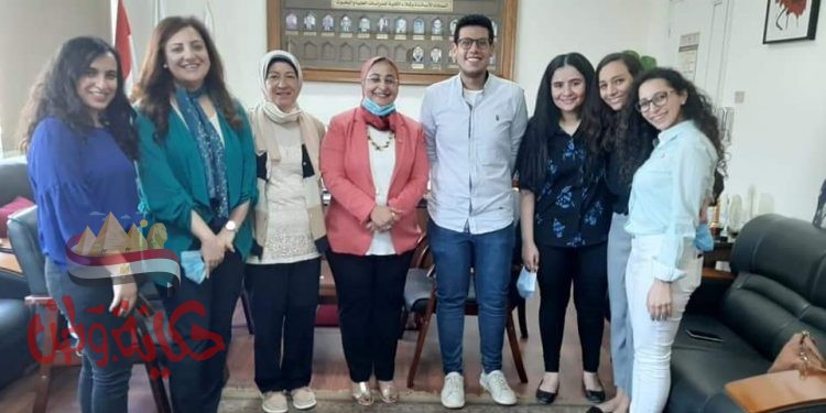 خمسة طلاب بتجارة عين شمس يحصلون علي منح لاستكمال الدراسات العليا بفرنسا