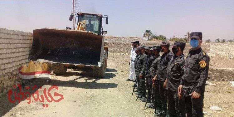 حملة مكبرة للوحدة المحلية بإسنا لإزالة التعديات على أملاك الدولة