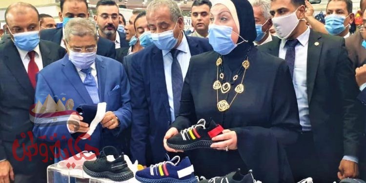 "جامع "و "المصلحى" يفتتحان معرض "أهلاً مدارس"