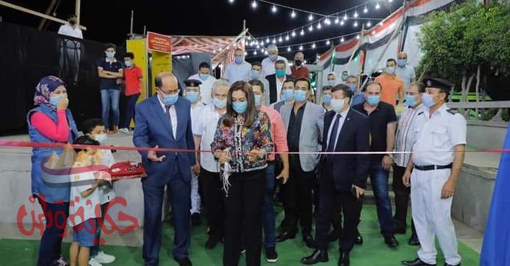 محافظ دمياط تفتتح معرض “العودة للدراسة” بمنطقة كورنيش النيل