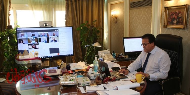 وزير التعليم العالى والبحث العلمى يترأس اجتماع مجلس إدارة معهد تيودوربلهارس للأبحاث