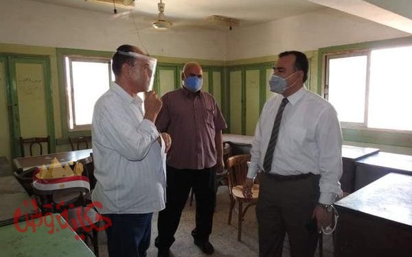 مدير تعليم المنوفية يتفقد ديوان المديرية للإطمئنان على أتباع الإجراءات الإحترازية