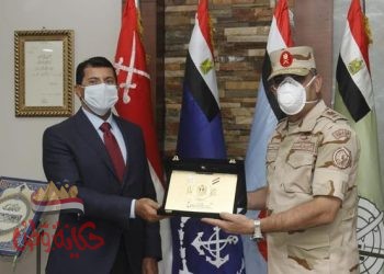 "اشرف صبحى "يلتقي بقائد الجيش الثاني الميداني بالإسماعيلية