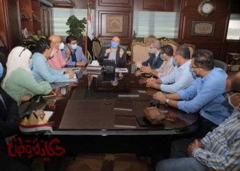 محافظ بني سويف يبحث مع قطاع الدعم الفني بوزارة الصحة الموقف التنفيذي لعدد من المشروعات الجارية