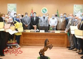 "ممدوح غراب "يُكرم العاملين بإدارة نظم معلومات البنية التحتية