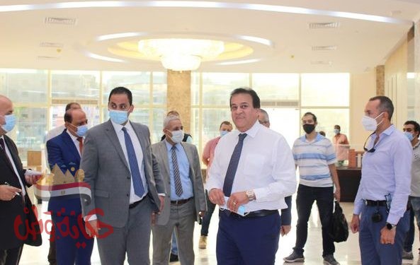 وزير التعليم العالي يتفقد مبنى وزارة التعليم ومجمع التعليم الخاص بالقاهرة الجديدة