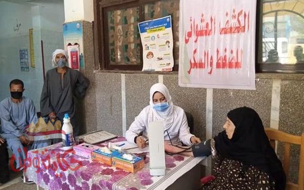 القوافل الطبية بالفيوم : فحص ( 1099 ) مريض بقرية السعيدية