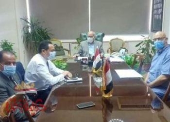 رئيس مصلحه الري يستقبل بمكتبه رئيس لجنه الزراعه والري والامن الغذائي والثروه الحيوانيه