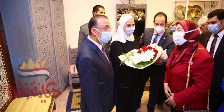 القباج : تفتتح المعرض الدائم للحرف اليدوية التراثية “بداية” بمنطقة الرصافة بمحرم بك