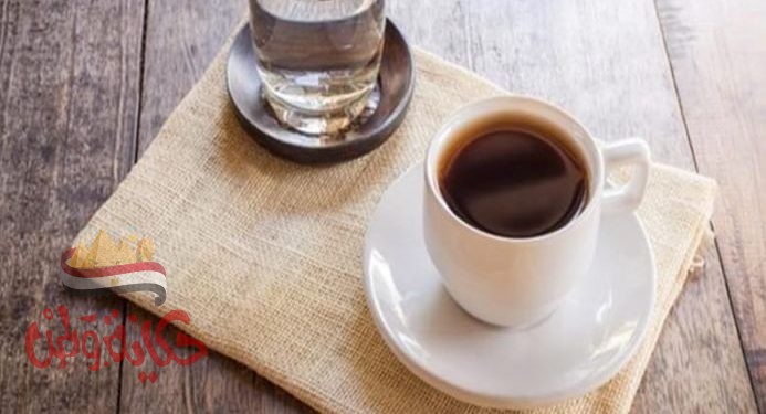 ما هو سر تقديم كوب ماء مع فنجان القهوة