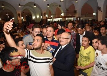 د. الخشت يعلن توسع جامعة القاهرة في دعم الطلاب غير القادرين في العام الدراسي الجديد