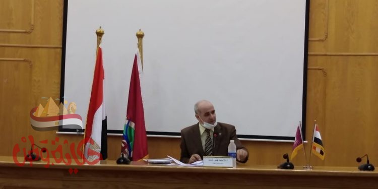 رئيس جامعة الفيوم يعقد مؤتمرا صحفيا لعرض رؤية الجامعة للمرحلة المقبلة