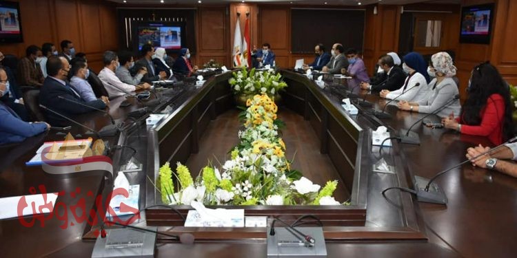 صبحى يلتقى رواد التواصل الإجتماعي