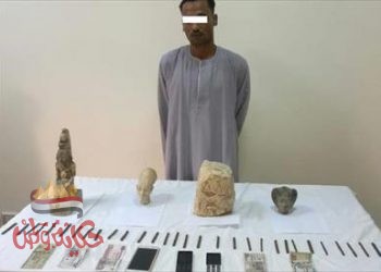ضبط 4 قطع يشتبه فى آثريتها بحوزة 5 أشخاص بالقليوبية