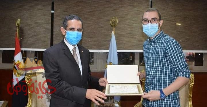 محافظ الغربية يستقبل الطالب محمد علي سعد قاهر السرطان