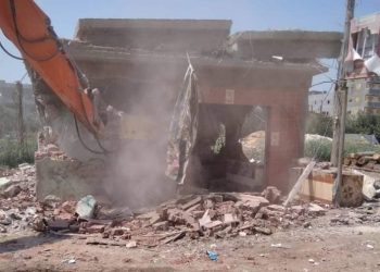 تنفيذ ١٣ قرار إزالة على المجاري المائية على مساحة ٢٥٩م٢ بدمنهور