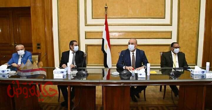 الجزار” يبحث تعزير دور شرطة التعمير وإدارات الأمن فى تطبيق القانون