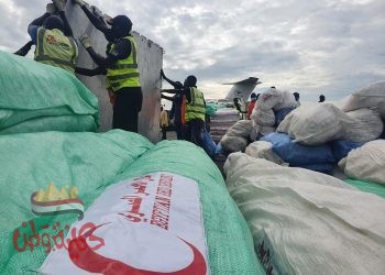 197 طن من المساعدات الغذائية والإغاثية إلى شمال وجنوب السودان