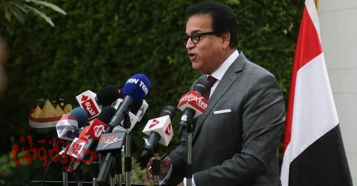 وزير التعليم العالى يناقش عودة النشاط الرياضى للجامعات بإجراءات احترازية