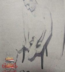 إنفراد … صورة نادرة للرئيس جمال عبد الناصر وهو يرتدى الشراب.