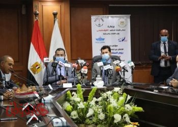 “صبحى ” يعلن تفاصيل أكبر علامة سلام فوق سطح الماء بمشاركة 500 سباح