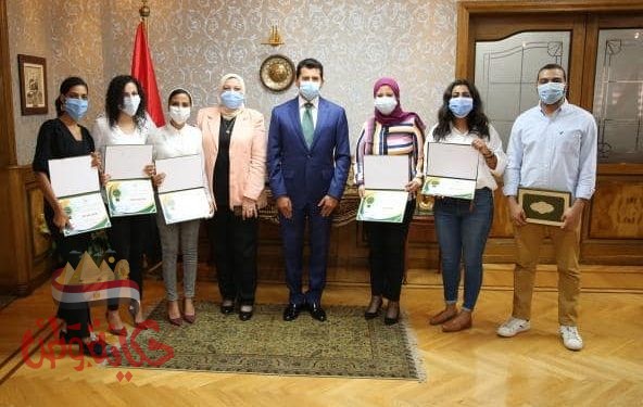 “صبحى “يكرم أعضاء مبادرة مساعدة المتضررين من انفجار بيروت