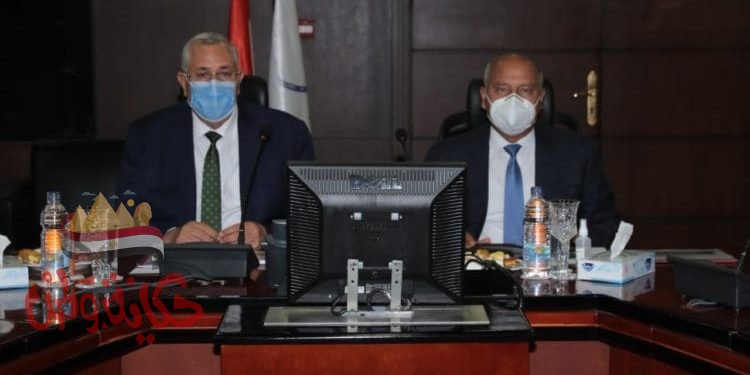 وزير النقل يبحث مع وزير الزراعة وقيادات وزارة التجارة والصناعة سبل تحفيز بيئة الاستثمار