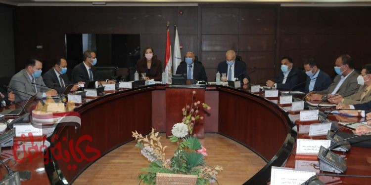 النقل والتخطيط يناقشان آليات أول مصنع لعربات السكة الحديد والمترو والمونوريل