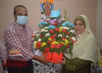 رئيس مدينة المحلة يكرم " سيدة القطار "