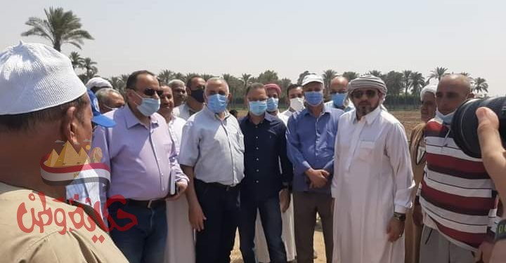 وزير الري في جوله تفقديه للاطمئنان على المشاريع القوميه لتاهيل الترع