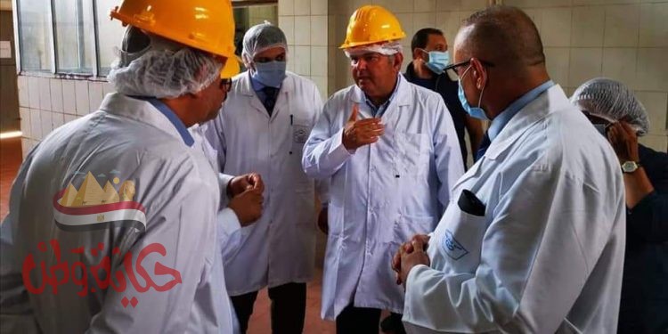 “هشام توفيق ” في جولة تفقدية بشركة النصر للكيماويات الدوائية بالقليوبية
