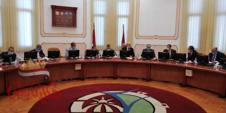 مجلس إدارة المنطقة الاستثمارية لجامعة الفيوم يناقش سبل الاستغلال الأمثل للمنطقة بمدينة الفيوم الجديدة