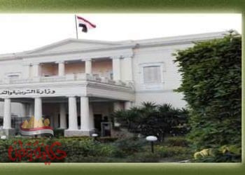 طلاب الدبلومات الفنية يؤدون الإمتحان في أول أيام الدور الثاني بالمنوفيه