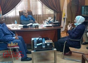 زيارة فريق مركز رصد بجامعة حلوان لرئيس حى حلوان لاستكمال تطوير كفر العلو 