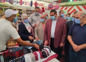 افتتح محافظ  البحيرة معرض مستلزمات المدارس بدمنهور