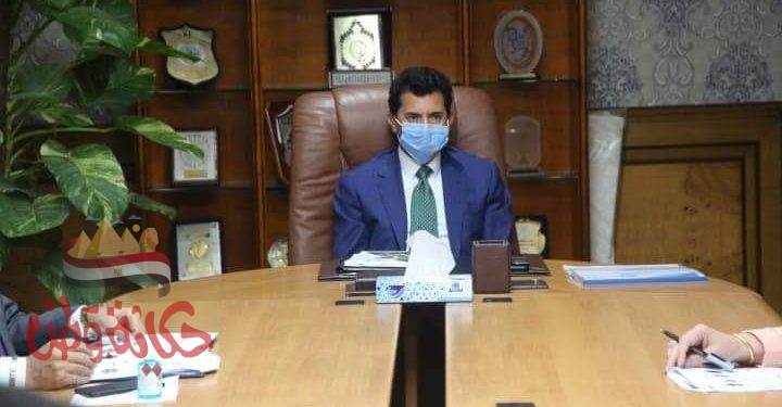 صبحى ” يعقد إجتماع بفريق عمل دعم المبادرات الشبابية ” إيدك معانا ً .