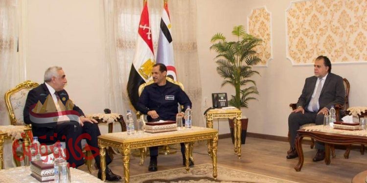 الصحة: إرسال 12 طنا من المستلزمات الوقائية إلى دولة العراق