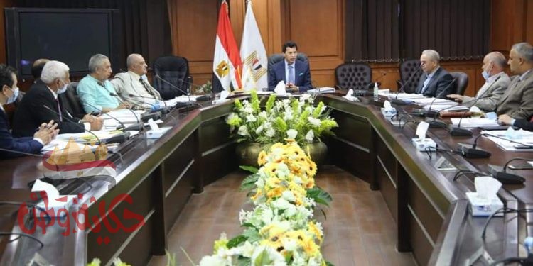 وزير الرياضة يلتقي مجلس أمناء التنمية الرياضية والشبابية بشبرا