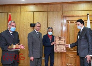 سكرتير عام قنا يشهد تكريم أعضاء مبادرة أصدقاء مرضى الجذام