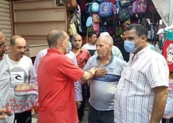 د. بكرى يقود حملة مكبرة لإزالة الاشغالات بالمنطقة التجارية بحى المناخ