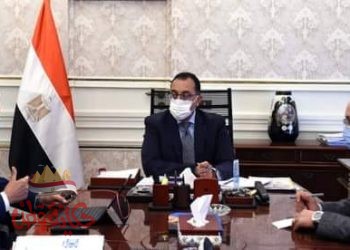 رئيس الوزراء يتابع موقف الأعمال والمشروعات بهيئة قناة السويس
