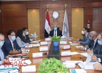 لقاء وزير النقل مع مسئولي البنك الدولي عبر تقنية الفيديو كونفرانس