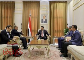 سفير مصر في الرياض يلتقي رئيس الوزراء اليمني