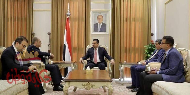 سفير مصر في الرياض يلتقي رئيس الوزراء اليمني