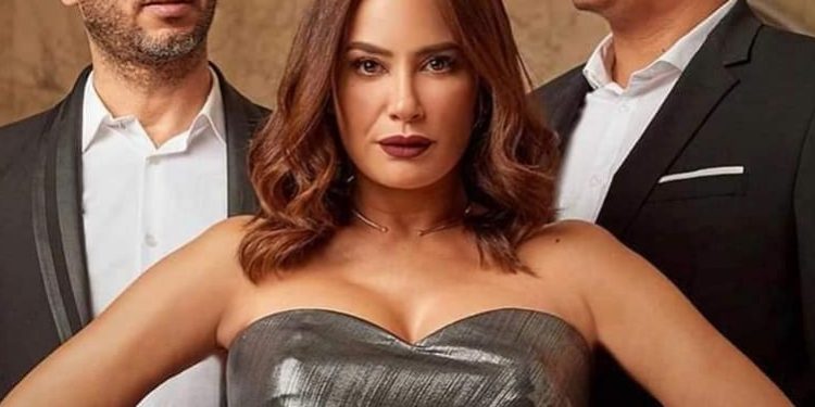 إطلاله جريئة لـ هند صبري بلمسات خبيره التجميل التونسية Rim BL